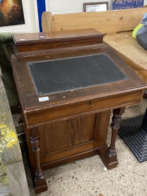 Lot 293 - Victorian Davenport desk