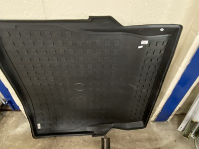 Lot 368 - Mercedes boot cover