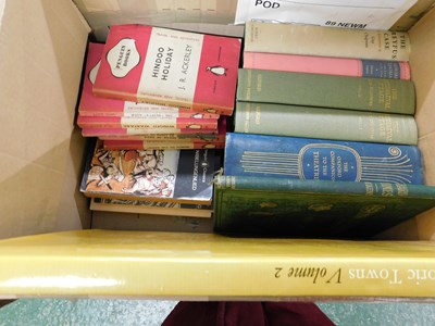 Lot 468 - 2 boxes - mixed including T E Lawrence,...