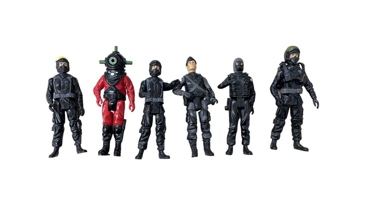 Lot 233 - A collection of 1980s Palitoy SAS Action Force...