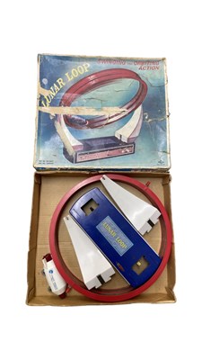 Lot 398 - A boxed Lunar Loop space shuttle toy by Daiya...