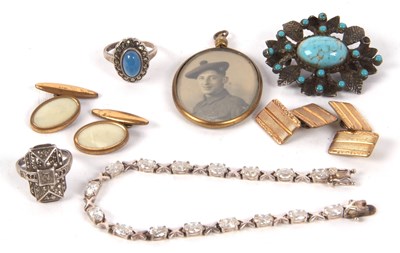 Lot 221A - A quantity of mixed jewellery to include a...