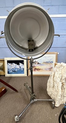 Lot 571 - A large Mole Richardson metal flood light on...