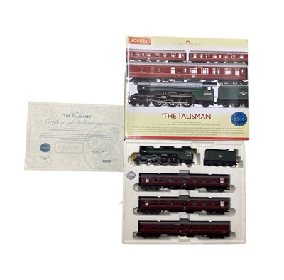 Lot 59 - A boxed Hornby 00 gauge railway set, R2569 The...