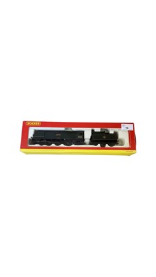 Lot 18 - A boxed Hornby 00 gauge R322 BR 2-8-0 loco,...