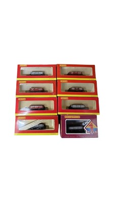 Lot 75 - A collection of boxed Hornby 00 gauge 3-plank...