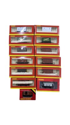 Lot 91 - A collection of various boxed Hornby 00 gauge...