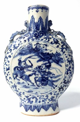 Lot 268 - A Chinese porcelain moon flask, late Qing...