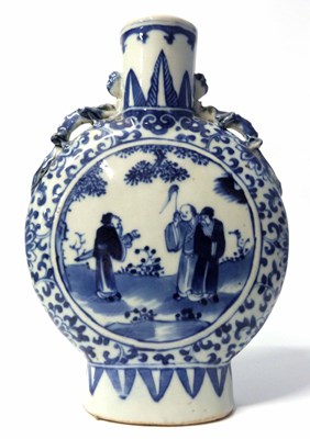 Lot 267 - A Chinese porcelain moon flask, late Qing...