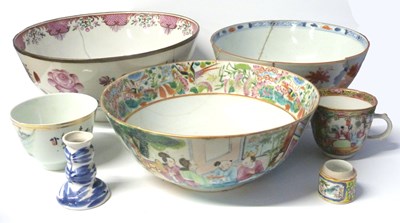 Lot 276 - A group of Chinese and Japanese porcelain...