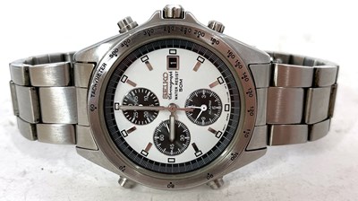 Lot 307 - A Seiko stainless steel gents Quartz...