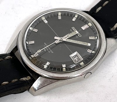 Lot 314 - A Seiko Sportsmatic gents wristwatch, the...