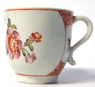 Lot 396 - Lowestoft porcelain cup with polychrome...