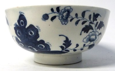 Lot 407 - Lowestoft porcelain bowl, circa 1770 with...