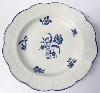 Lot 408 - A Worcester porcelain plate with floral...