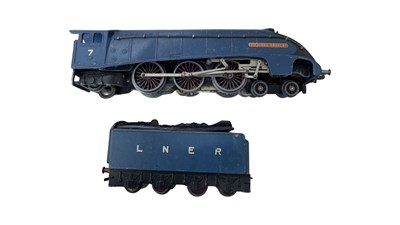 Lot 113 - A Hornby 00 gauge 4-6-2 Sir Nigel Gresley...