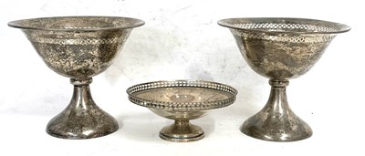 Lot 46 - Pair of George V pedestal dishes of plain...