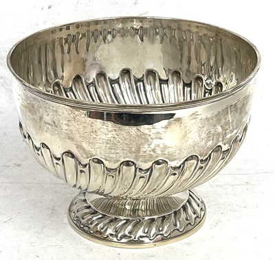 Lot 139 - An Edwardian silver pedestal bowl, the body...