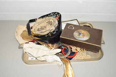 Lot 120 - MIXED ITEMS TO INCLUDE BANGLES, LADIES GLOVES,...