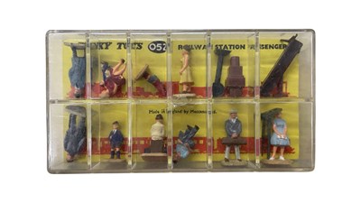 Lot 148 - A cased Dinky 052 Railway Station Passengers set