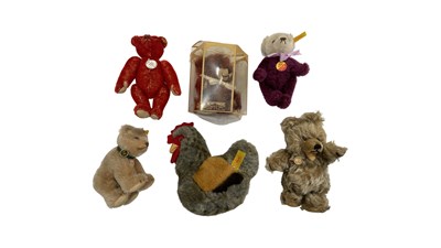 Lot 365 - A collection of small Steiff animals and two...