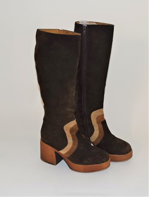 Lot 25 - A pair of 1970's brown suede platform boots,...