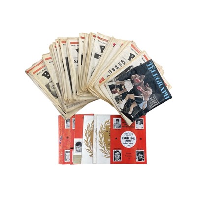 Lot 270 - A large collection of vintage boxing magazines...