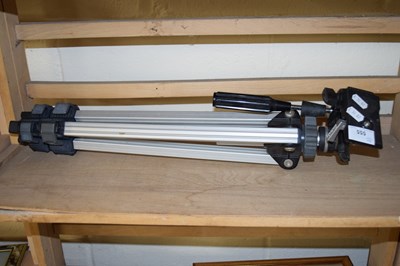 Lot 555 - CAMERA TRIPOD