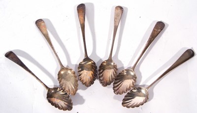 Lot 139 - Set of six George IV silver tea spoons with...