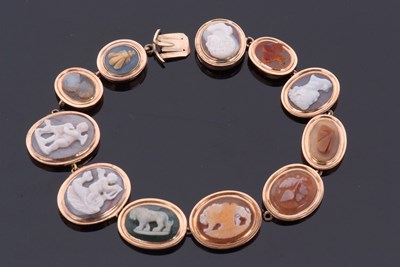 Lot 368 - A hardstone cameo bracelet, set with oval...