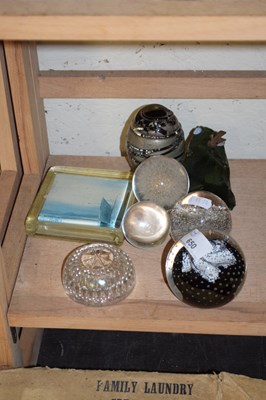 Lot 650 - MIXED PAPERWEIGHTS AND OTHER ITEMS