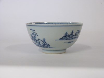 Lot 255 - 18th Century Chinese porcelain slop bowl with...