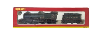 Lot 104 - A boxed Hornby 00 gauge R 2119 GWR 4-6-0 King...