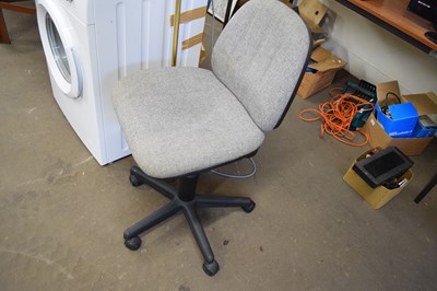 Lot 752A - MODERN UPHOLSTERED DESK CHAIR