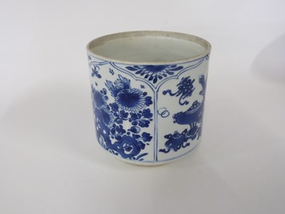 Lot 275 - Chinese porcelain pot with blue and white...