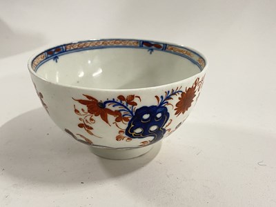 Lot 426 - Lowestoft slop bowl with a polychrome two bird...