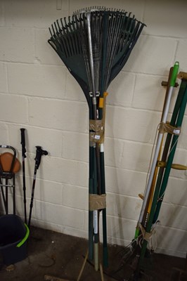 Lot 831 - LARGE QUANTITY OF GARDEN RAKES