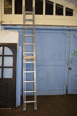 Lot 833 - EXTENDING ALUMINIUM DOMESTIC LADDER