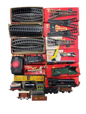 Lot 149 - A mixed lot of Triang 00 gauge railway, to...