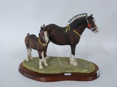 Lot 499 - Model of two show horses by Border Fine Arts...