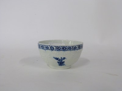 Lot 423 - Early Lowestoft teabowl, circa 1765 with...