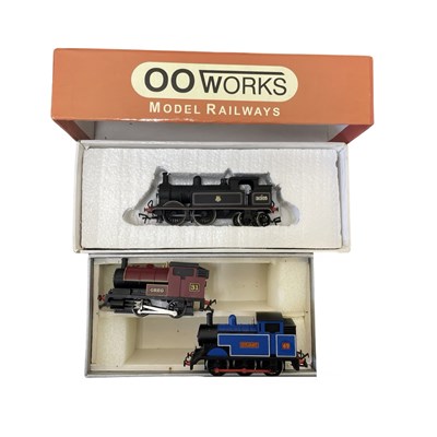 Lot 133 - A mixed lot of 00 gauge railway, to include:  -...