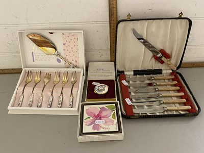 Lot 6 - Mixed Lot: Various cased cutlery, small modern...