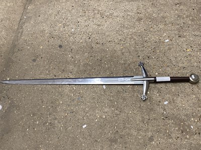 Lot 110 - Reproduction Scottish Claymore sword