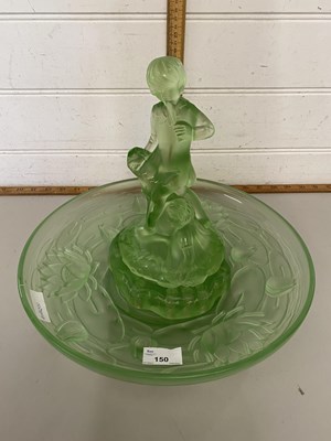 Lot 150 - Uranium glass centre piece with figural detail