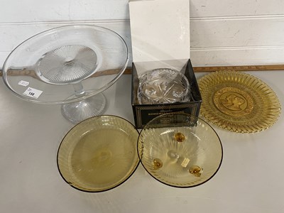 Lot 158 - Mixed Lot: Glass wares to include a large...