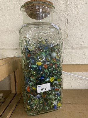 Lot 506 - A glass vase and a quantity of marbles