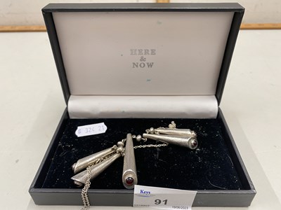 Lot 91 - Here & Now necklace