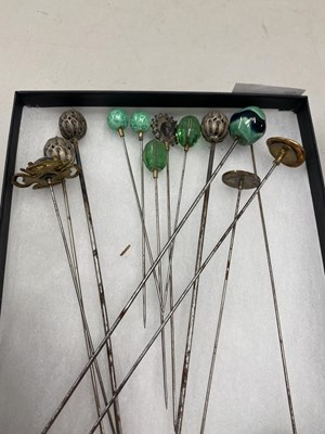 Lot 95 - Mixed Lot: Various assorted hat pins