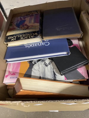 Lot 630 - Quantity of mixed books to include Hollywood...